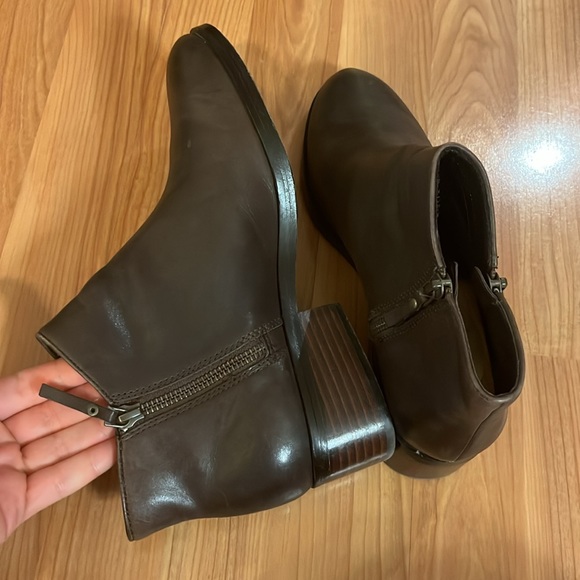 Cole Haan Hayes Flat Bootie. Brown leather. Size 8.5. - Picture 5 of 11